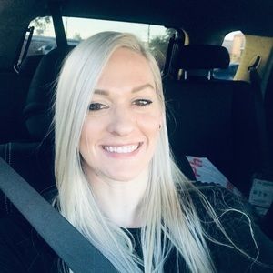 Meet your Posher, Nicole